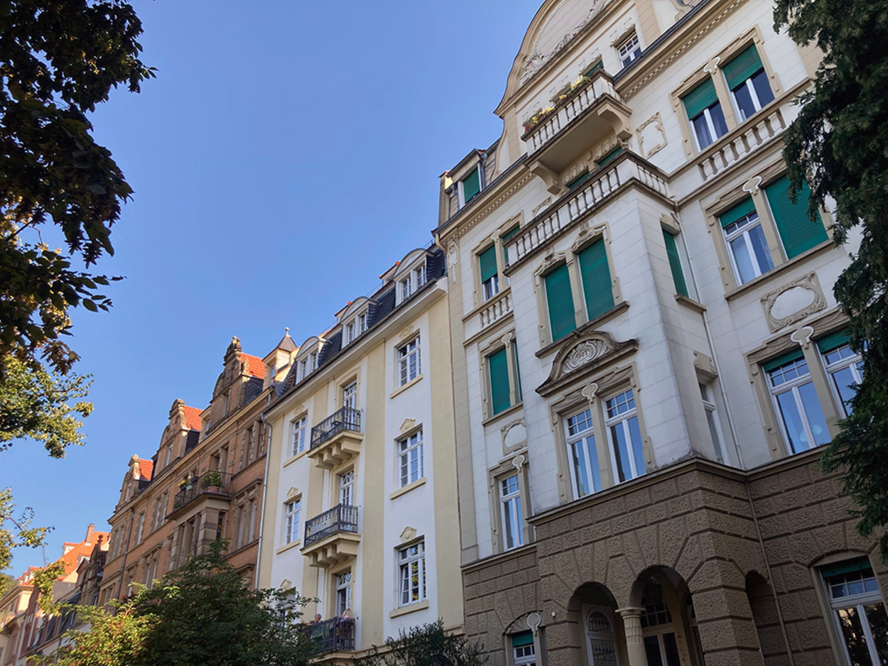 Altbau&shy;sanierung bei Muster Elektro in Musterstadt